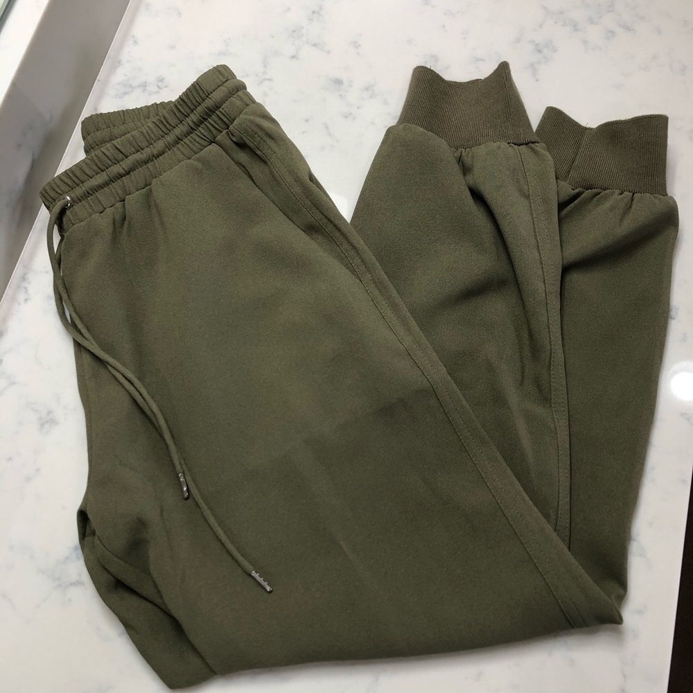 Women’s Jogger Pants
